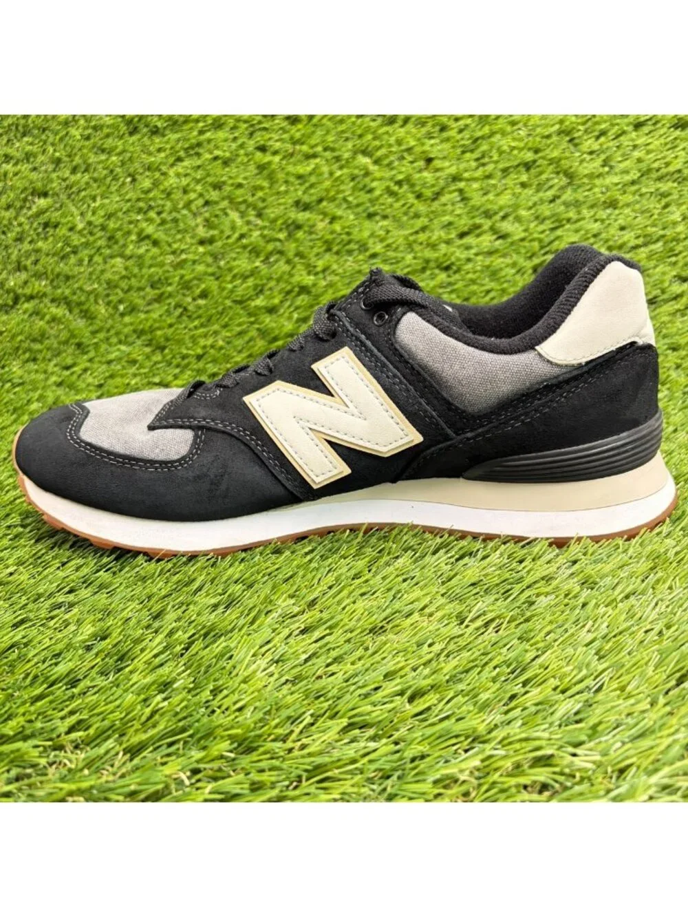 New Balance 574 Mens Size 9.5 Black Gray Athletic Running Walking Shoes Sneakers